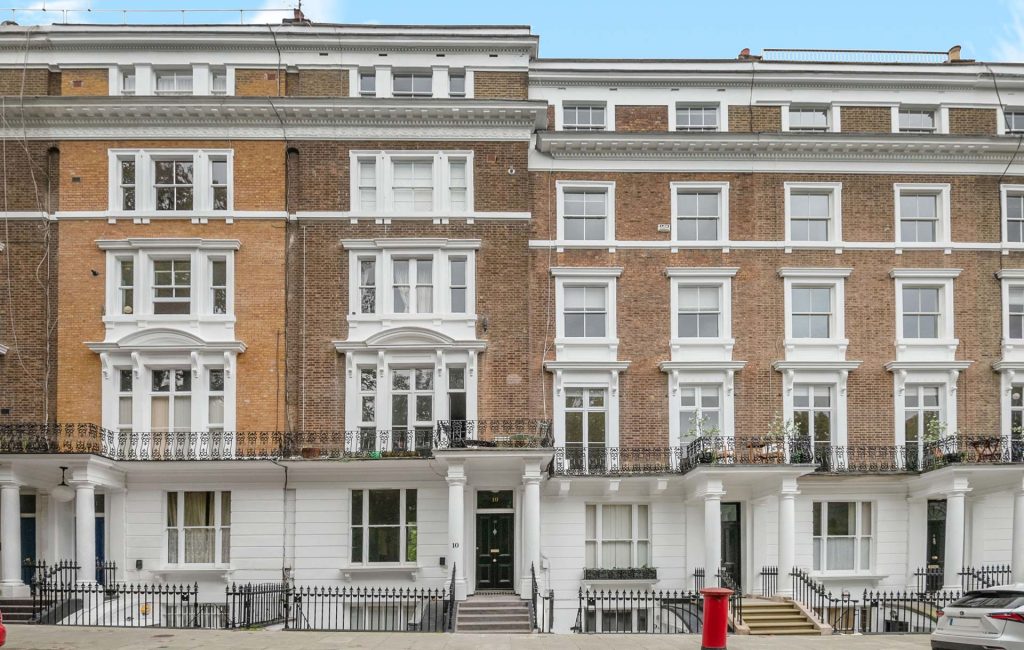 10_ladbroke_square_1